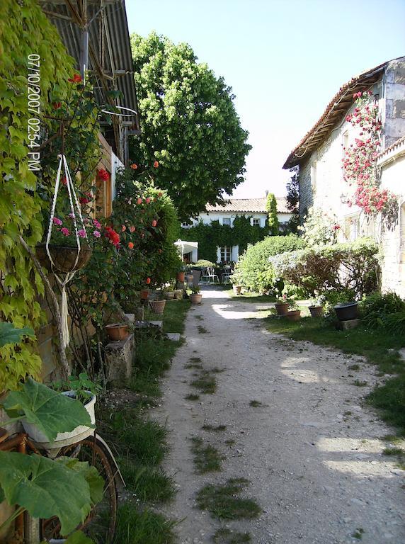 A L'Antan - La Ferme D'Octave Bed and Breakfast Saint-Hilaire-de-Villefranche Buitenkant foto